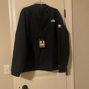 NWT Men’s Hooded North Face Anorak